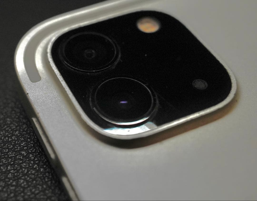 iPad Pro 11インチ 第4世代(M2) Wi-Fi 256GBケース付き