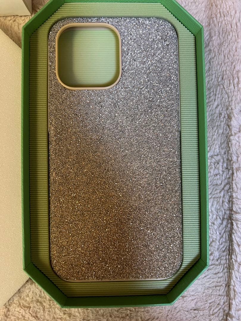 【SWAROVSKI］iPhone15promaxスマホケース