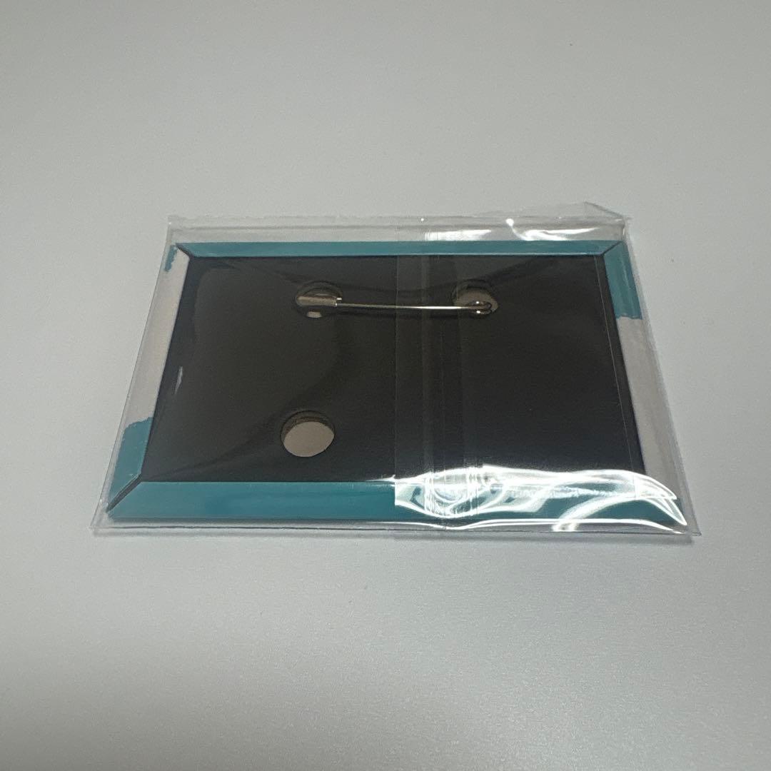 ブルーロック　糸師凛　スクエア缶バッジ