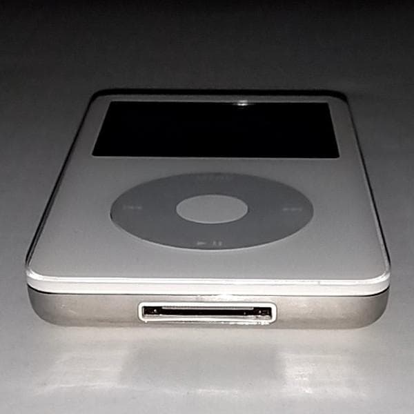 ポータブルプレーヤー 5.5th Gen iPod classic 30GB MA444J White