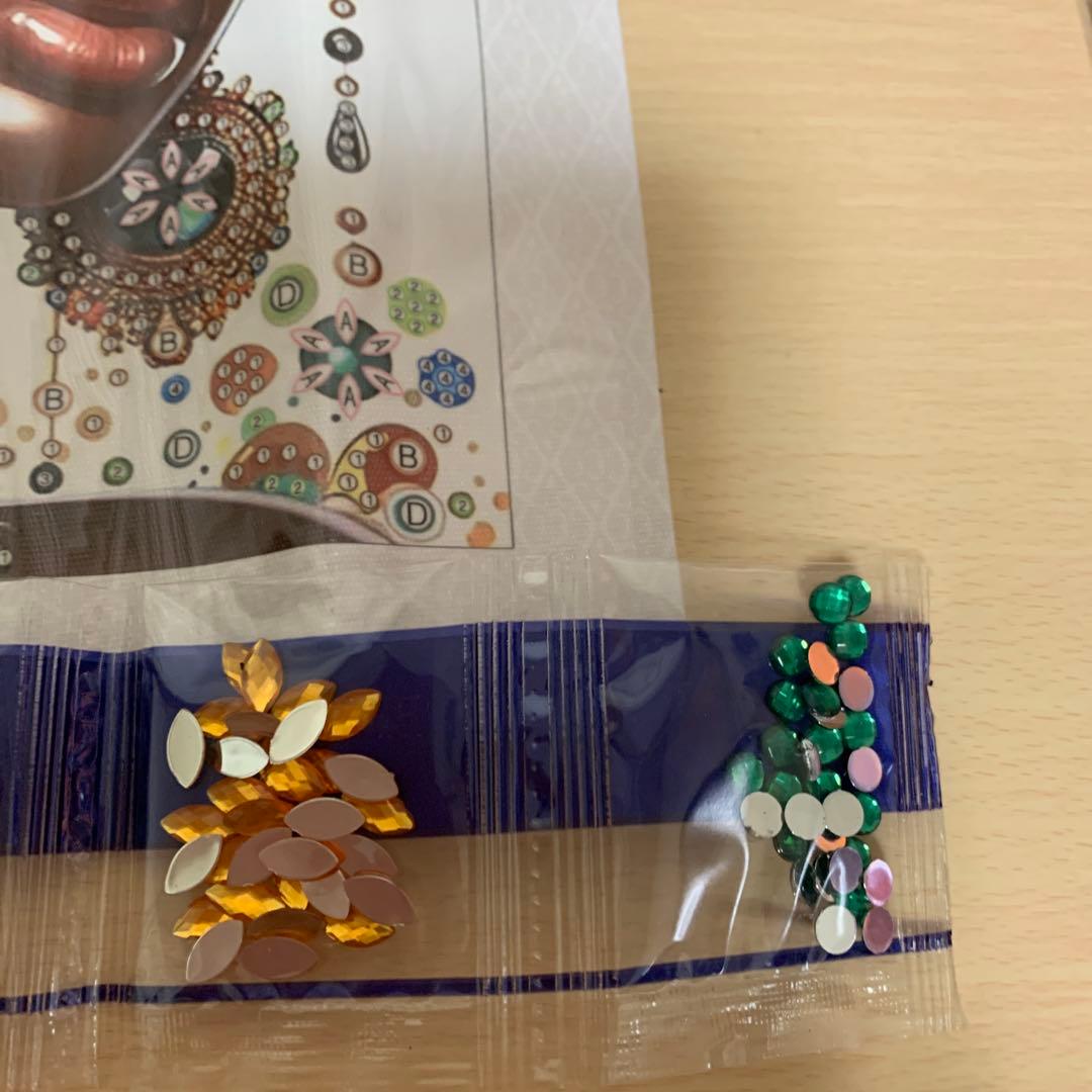 ダイヤモンドアート特殊ビーズ ブラックビューティーレディ 30cmX 30cm