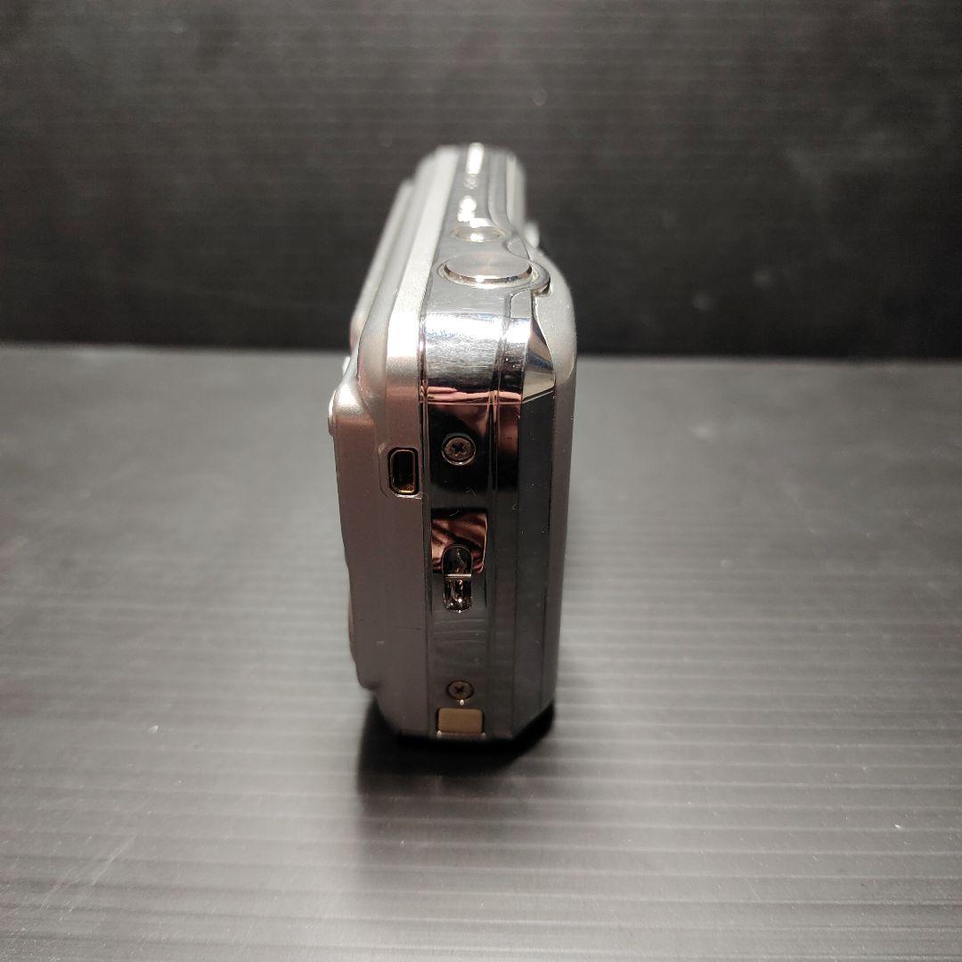 フジフィルム　FINEPIX AX AX300 デジカメ　乾電池式　単3電池