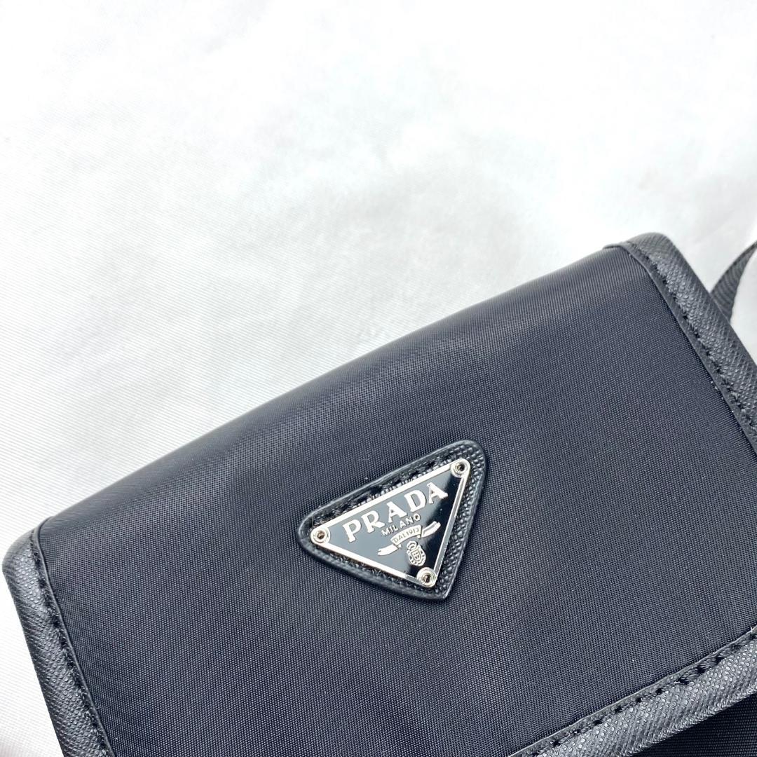 ノベルティ 三角プレートロゴ ショルダーバッグ フォンケース