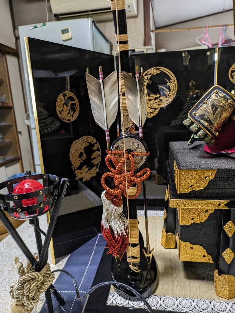 五月人形　兜　兜飾り　廣柴作　向竜彫金之兜　黒小礼正絹糸威