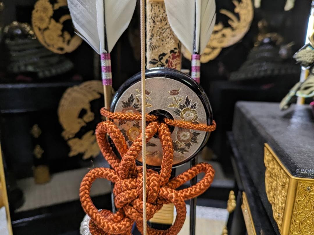 五月人形　兜　兜飾り　廣柴作　向竜彫金之兜　黒小礼正絹糸威