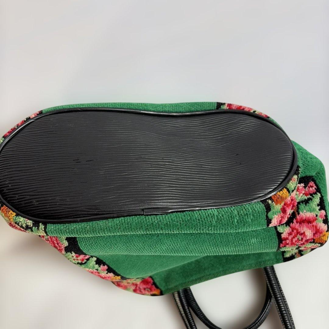 フィーラー　バック