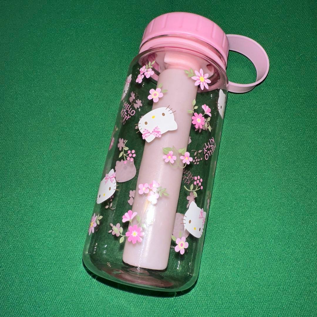 ハローキティ　バスケット、水筒、サンドイッチケース、ランチケース等