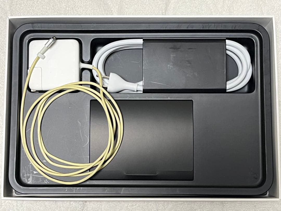 Apple MacBook Air 11インチ　2015 4GB 125GB