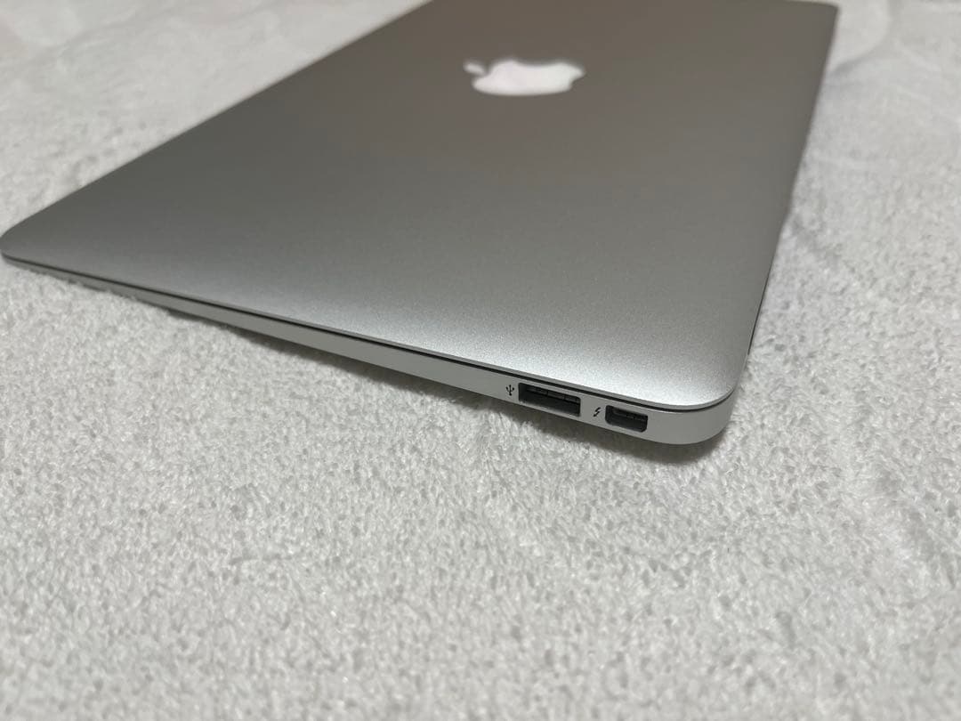 Apple MacBook Air 11インチ　2015 4GB 125GB