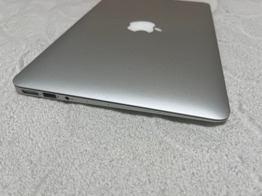 Apple MacBook Air 11インチ　2015 4GB 125GB