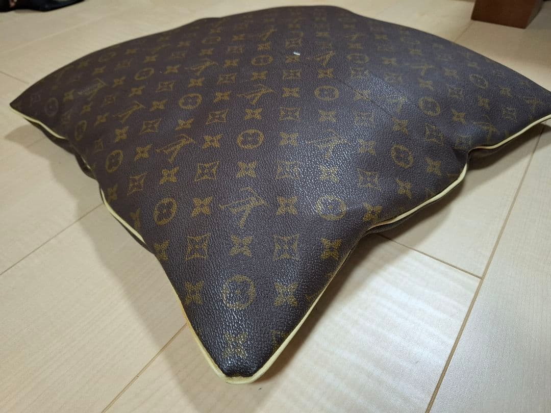 値下!! レア物　ルイ・ヴィトン モノグラム クッション カバー