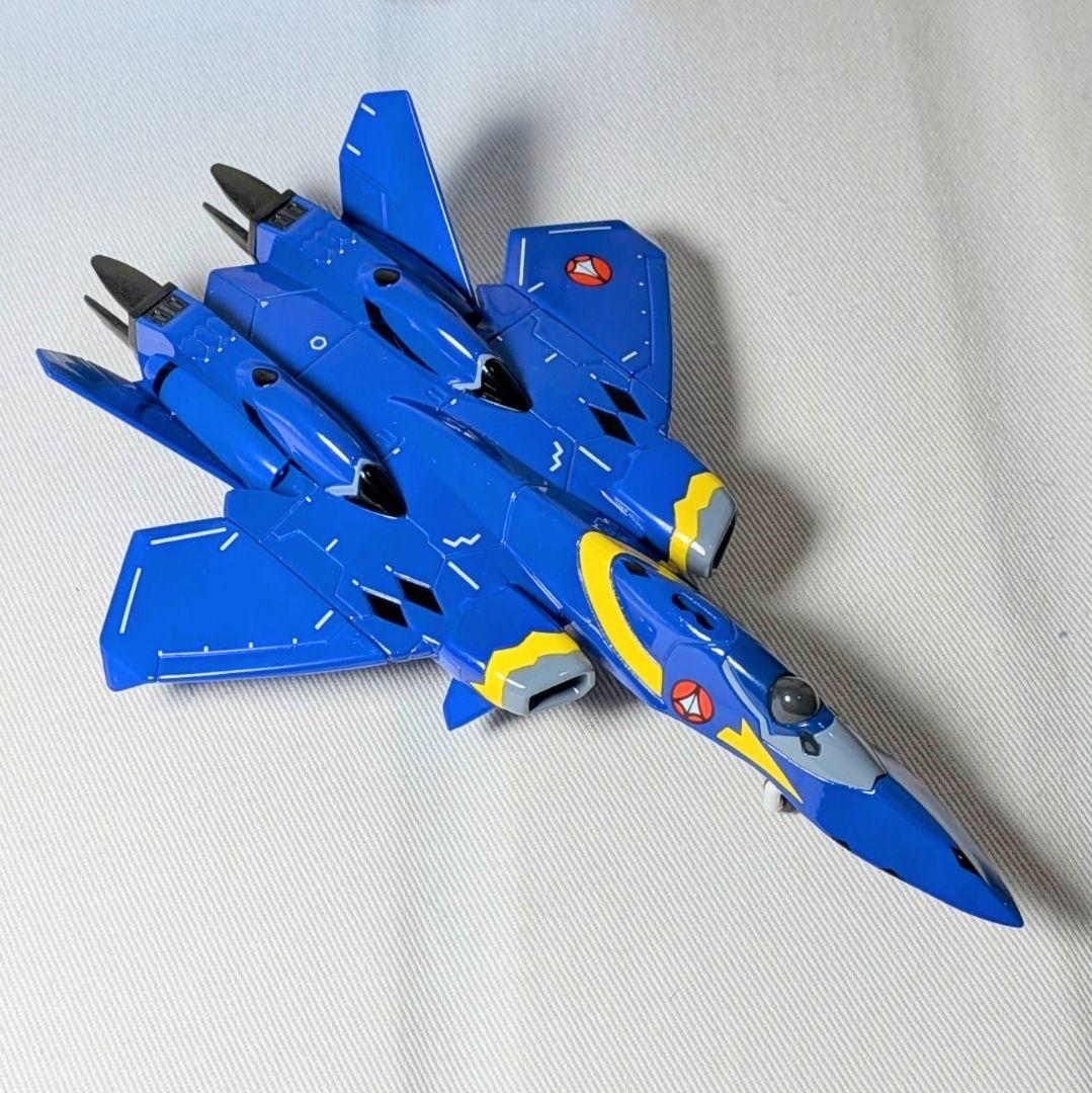 童友社　1/144 マクロスプラス YF-21 フィギュア