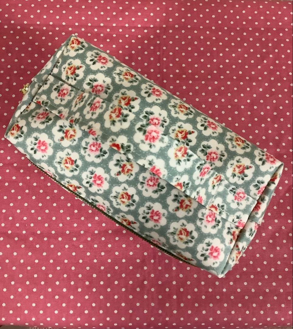 ラミネートバニティ風ポーチ　キャス・キッドソン　ハンドメイド