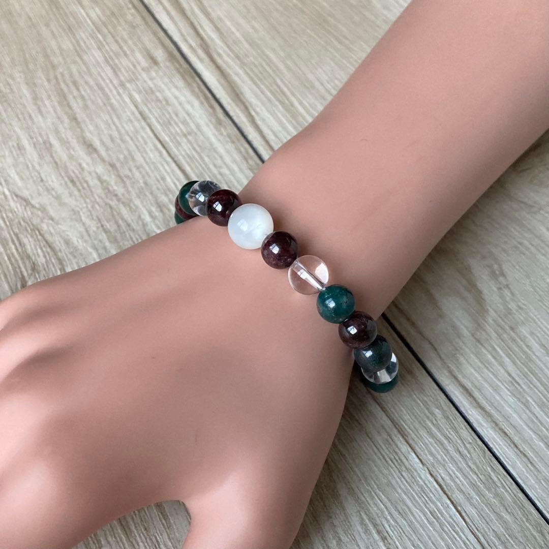 月に見守られる女性のお守り/ブラッドストーン・他/パワーストーンブレスレット