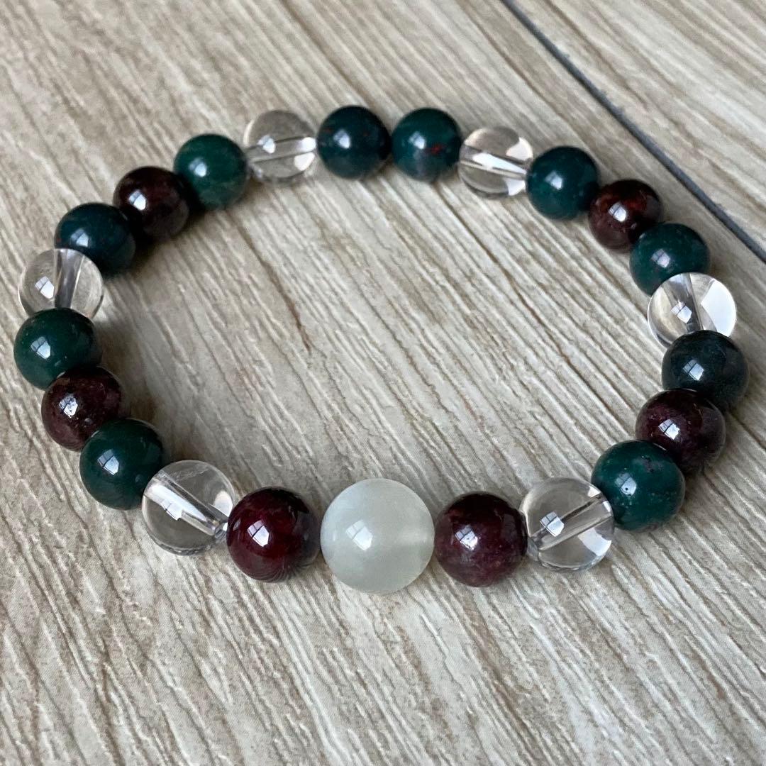 月に見守られる女性のお守り/ブラッドストーン・他/パワーストーンブレスレット