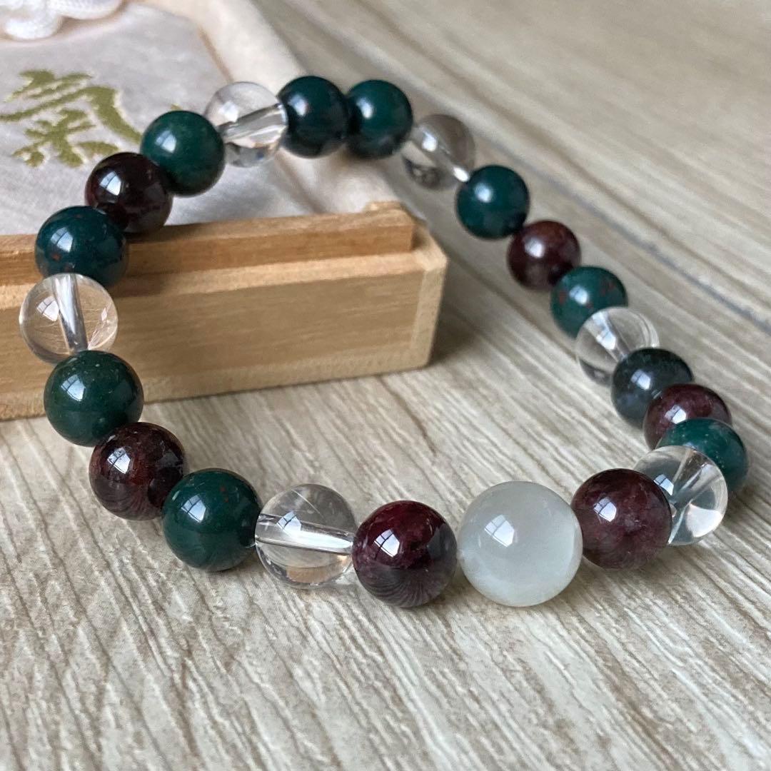 月に見守られる女性のお守り/ブラッドストーン・他/パワーストーンブレスレット