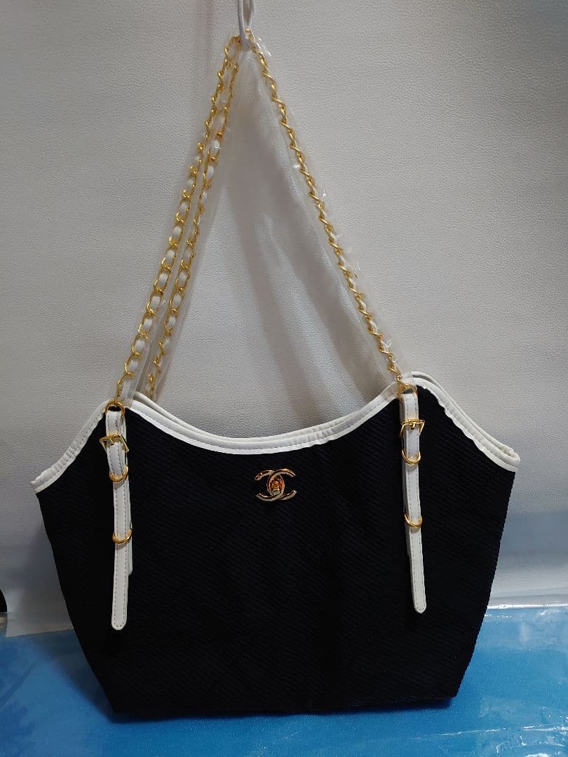 か*ん様 CHANEL トートバッグ ポーチ付き　チェーントートバッグ 　ノベル