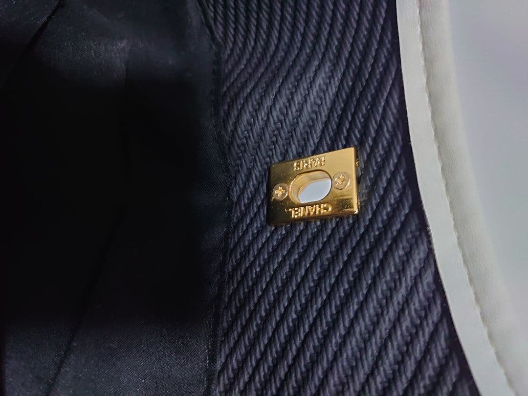 か*ん様 CHANEL トートバッグ ポーチ付き　チェーントートバッグ 　ノベル