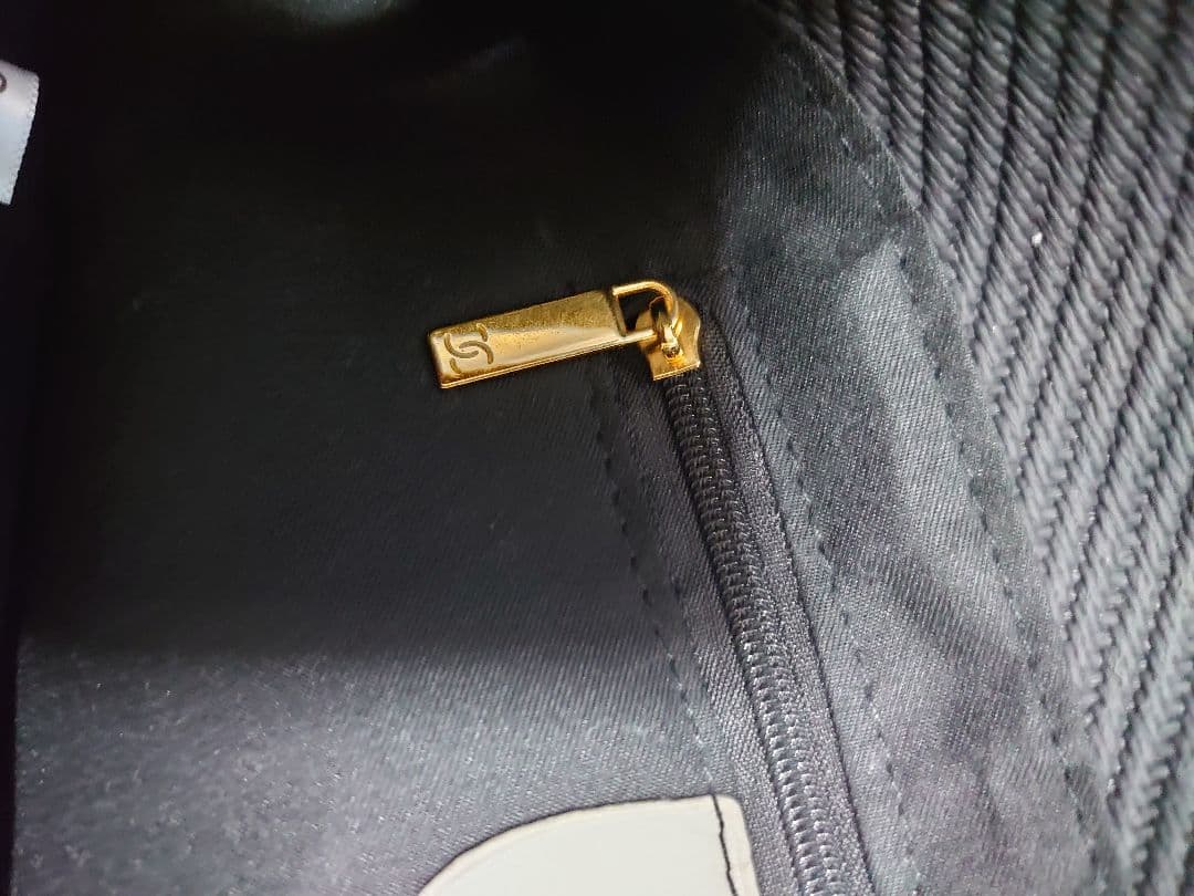 か*ん様 CHANEL トートバッグ ポーチ付き　チェーントートバッグ 　ノベル