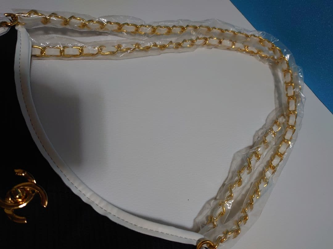 か*ん様 CHANEL トートバッグ ポーチ付き　チェーントートバッグ 　ノベル