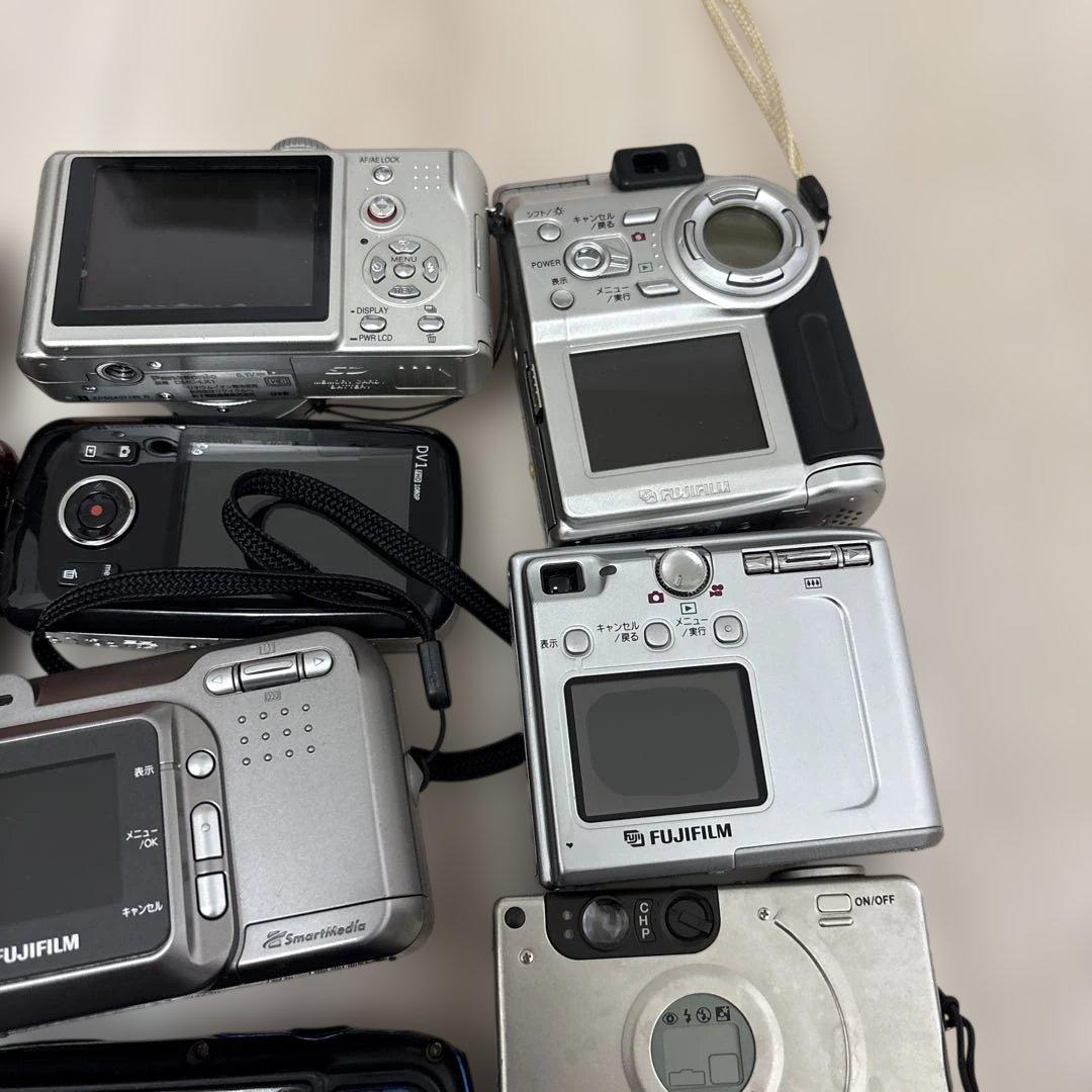 コンパクトデジタルカメラ まとめて売ります。