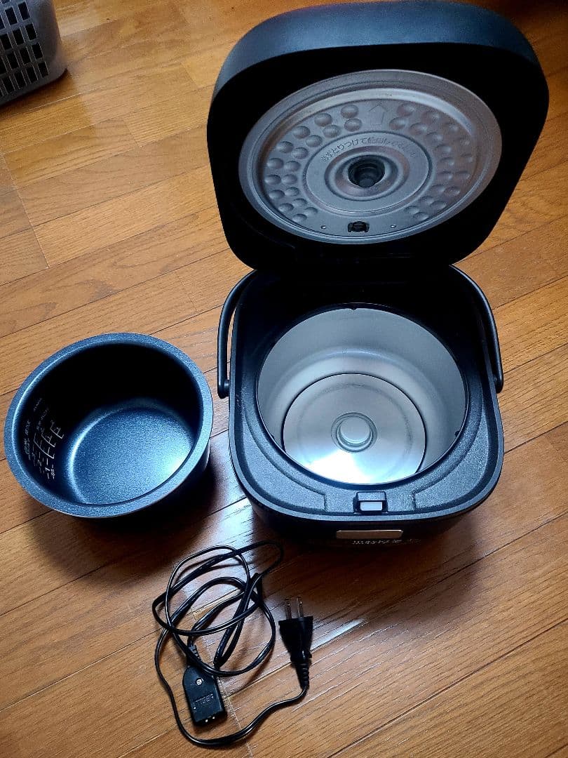 TIGER 炊飯器 炊きたて ブラック 3合炊き　JBS-B055