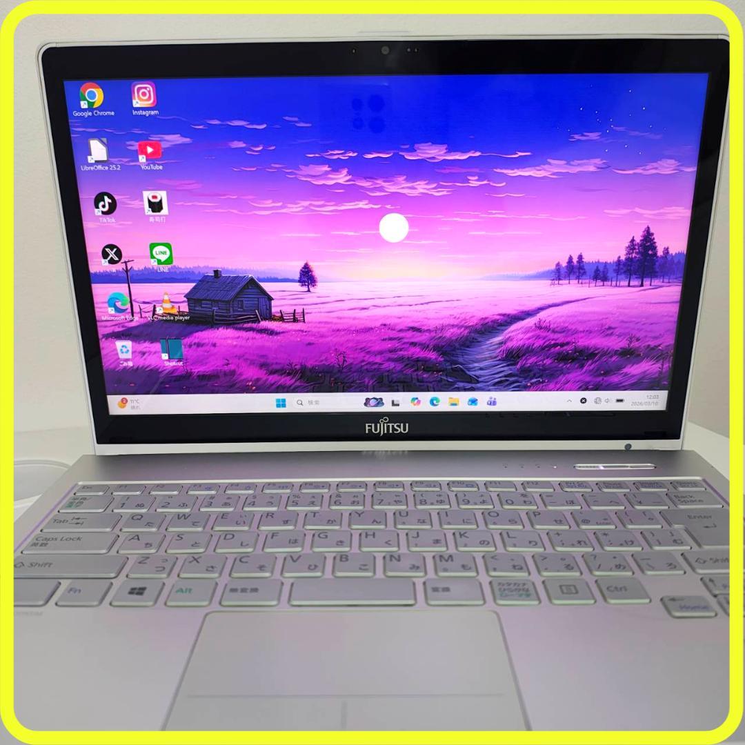 白　薄型軽量　タッチパネル　２K⭐️windows11　ノートパソコン　831
