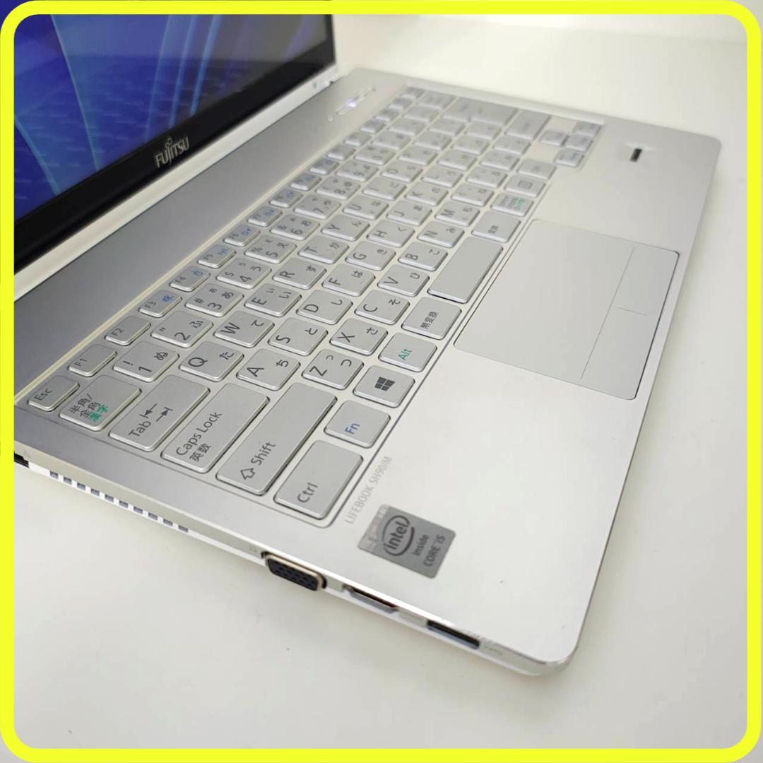 白　薄型軽量　タッチパネル　２K⭐️windows11　ノートパソコン　831