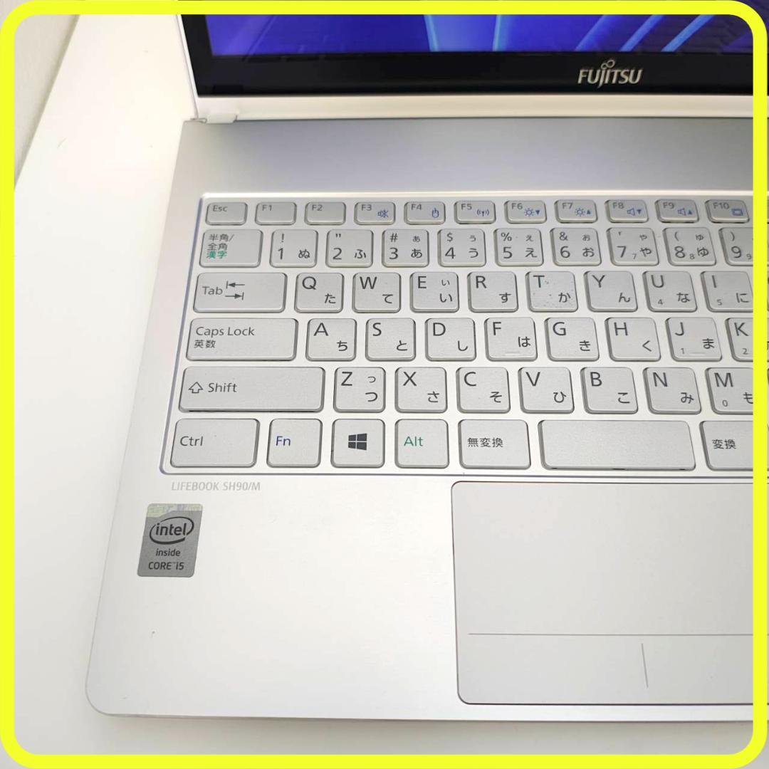 白　薄型軽量　タッチパネル　２K⭐️windows11　ノートパソコン　831