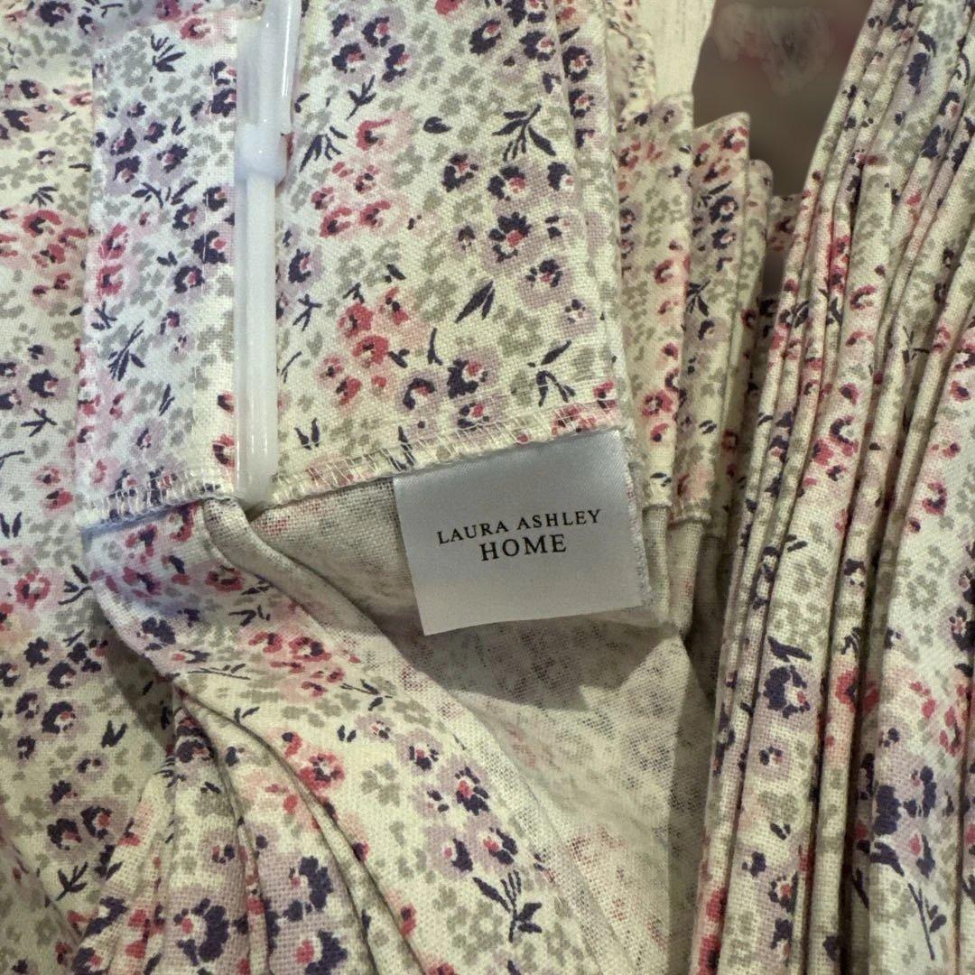 新品未使用　ローラアシュレイ　タルーラ　二つ山　オーダーカーテン　ピンク　②