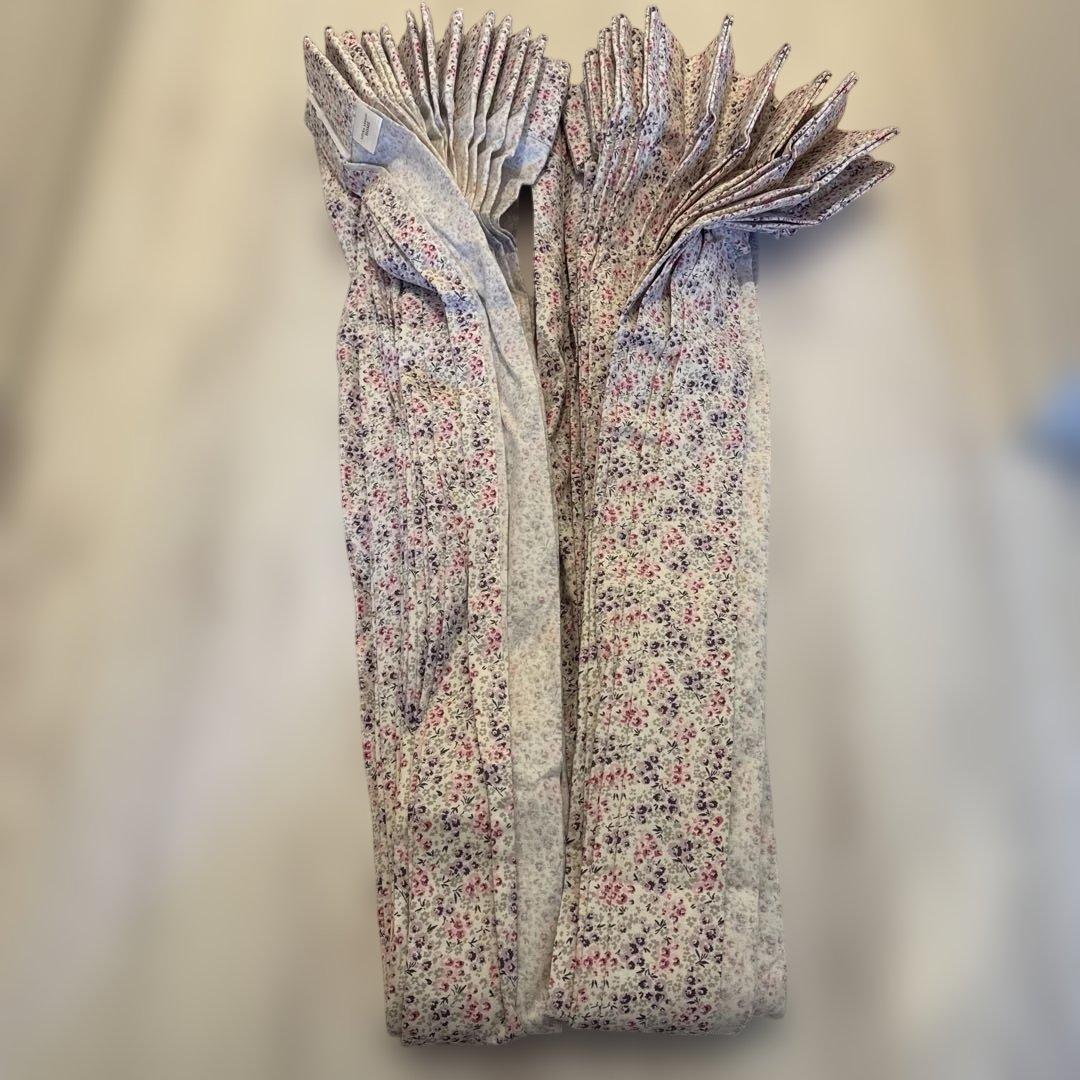 新品未使用　ローラアシュレイ　タルーラ　二つ山　オーダーカーテン　ピンク　②