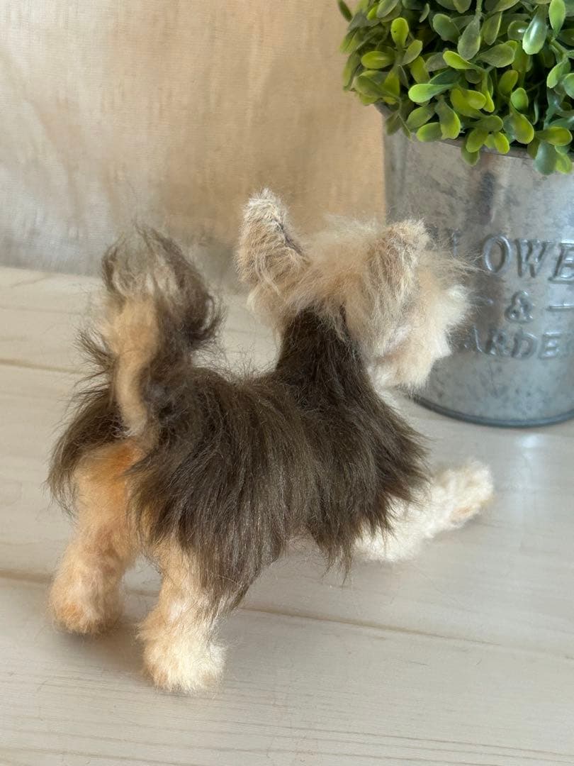 羊毛フェルト　ハンドメイド　犬　ヨークシャテリア　ビヨ〜ン！