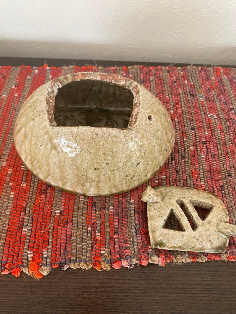 東直人　作　灰釉香炉　第32回伝統工芸陶芸部会展(平成16年度)