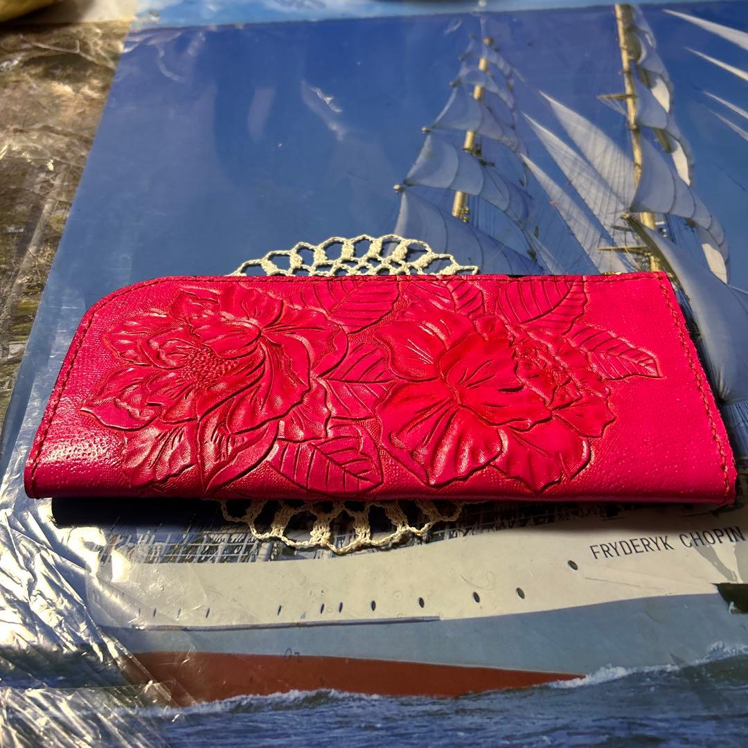 ピンク 花柄エンボス 長財布