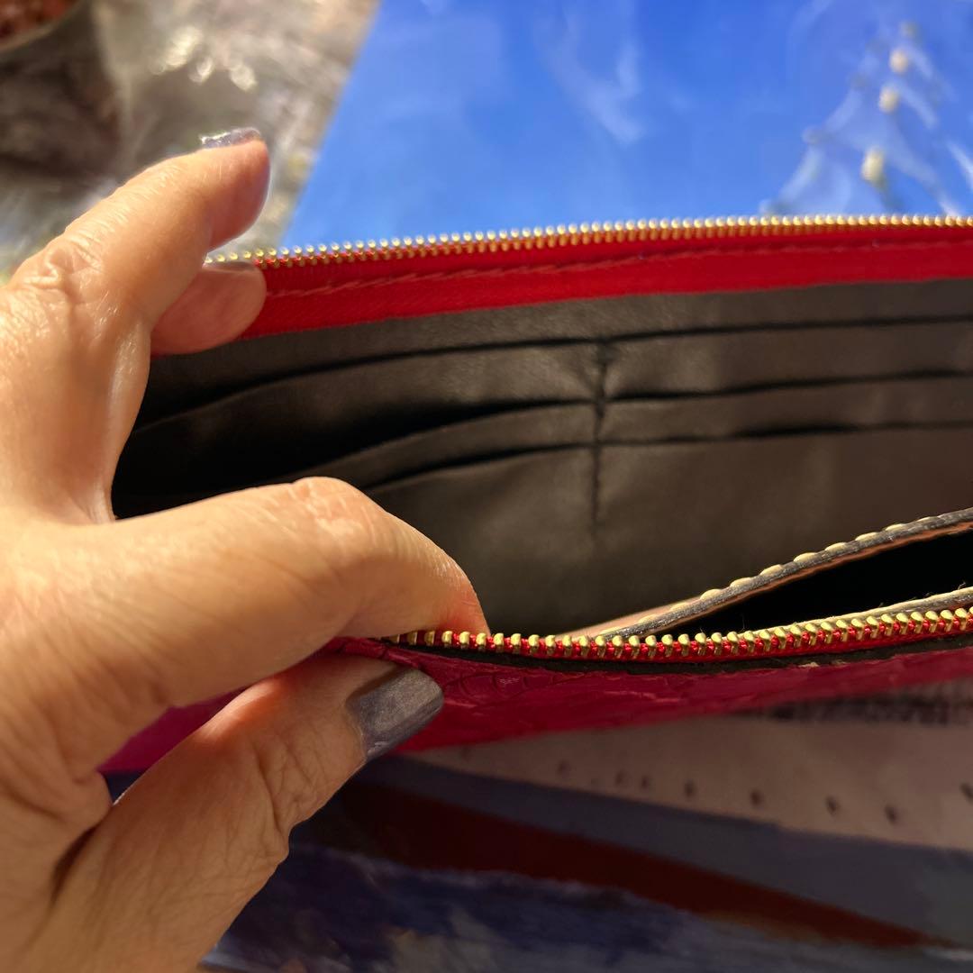 ピンク 花柄エンボス 長財布