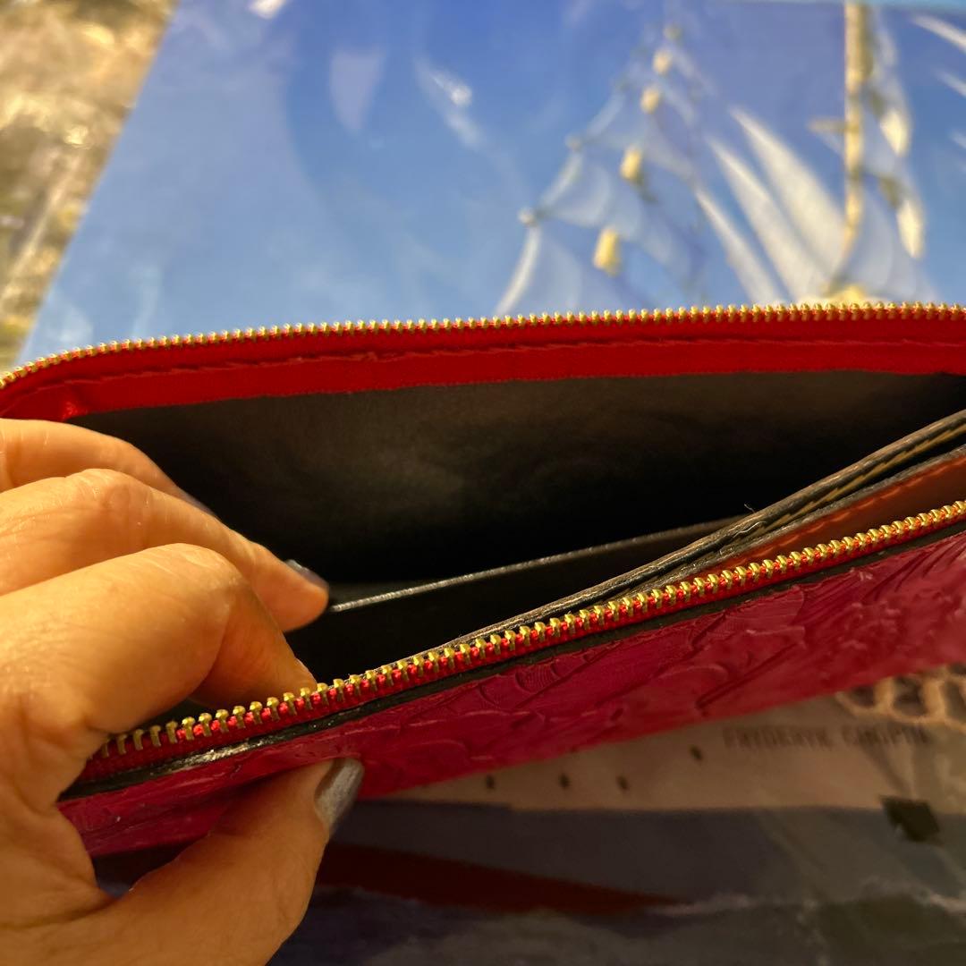 ピンク 花柄エンボス 長財布