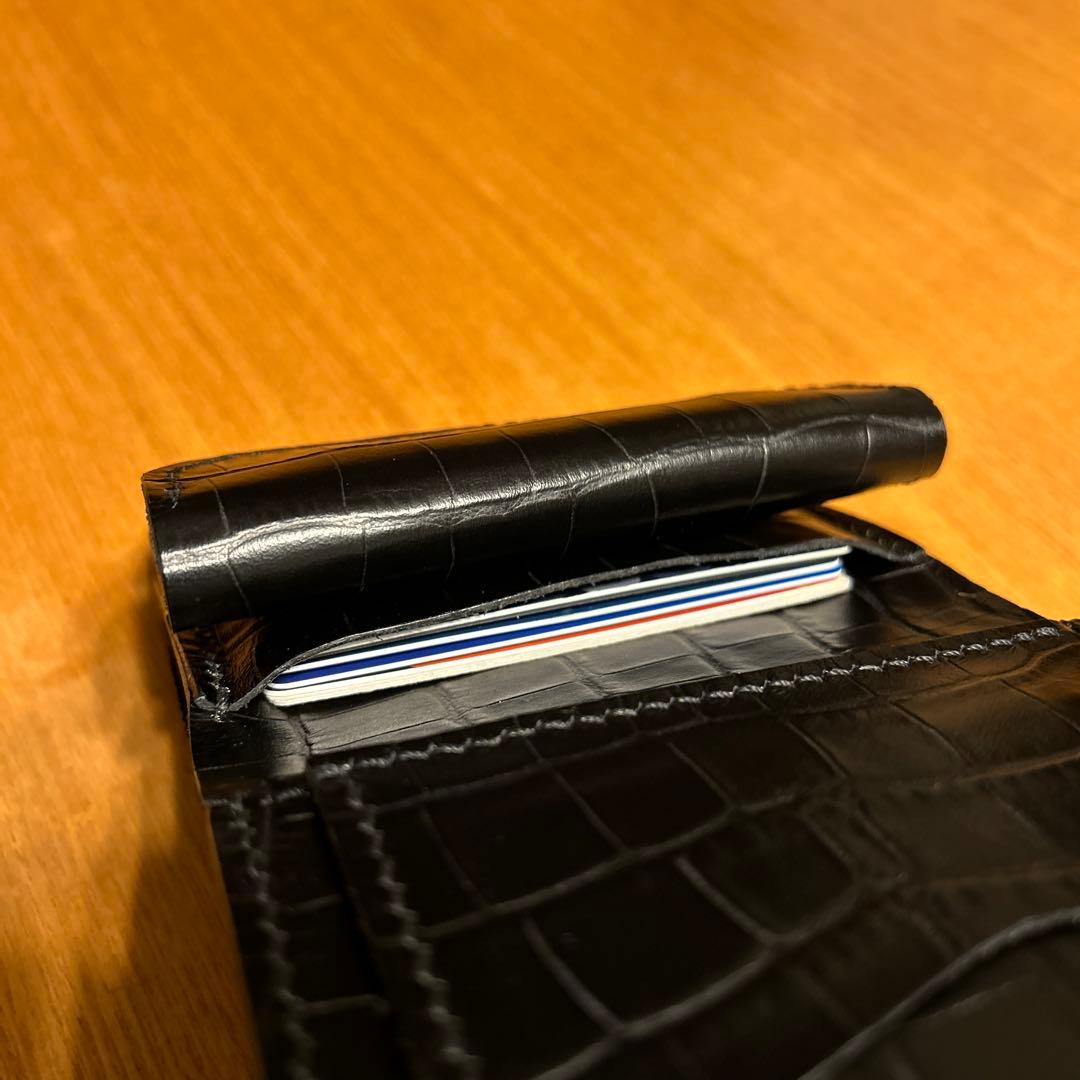 牛革クロコ型押し　ミドル財布 三つ折り　トラッカーウォレット