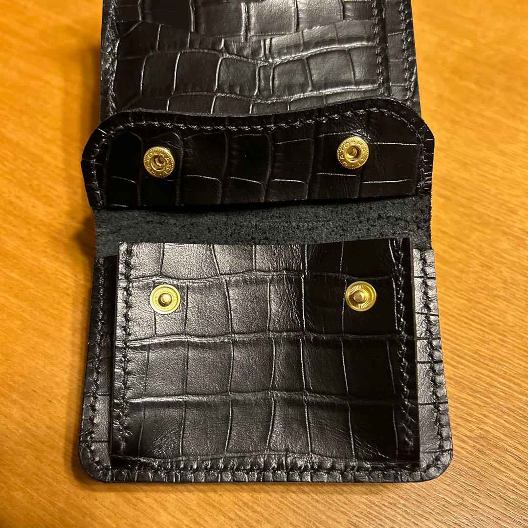 牛革クロコ型押し　ミドル財布 三つ折り　トラッカーウォレット