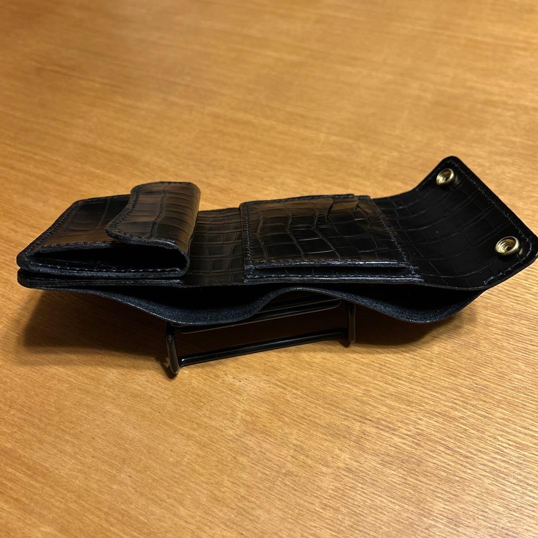 牛革クロコ型押し　ミドル財布 三つ折り　トラッカーウォレット