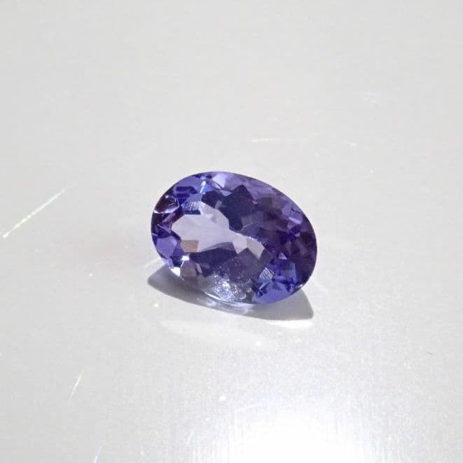 タンザナイト    オーバルカット   0.69ct