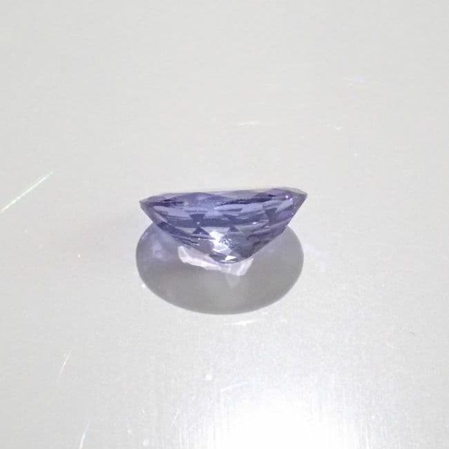 タンザナイト    オーバルカット   0.69ct