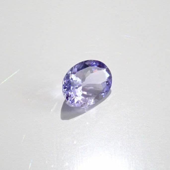 タンザナイト    オーバルカット   0.69ct