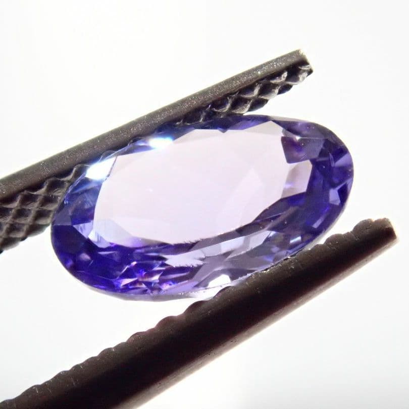 タンザナイト    オーバルカット   0.69ct