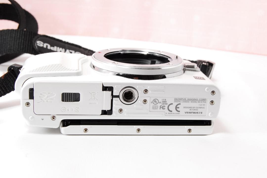 〓望遠レンズ付〓オリンパス OLYMPUS E-PL6 ミラーレス ホワイト