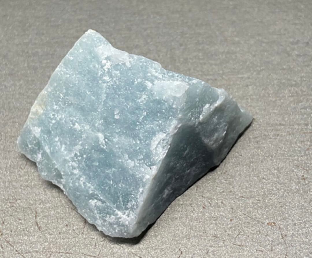 ［姫川系の水色］　上質糸魚川翡翠10g ヒスイ　ひすい