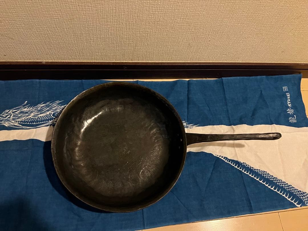 クランク鍛造フライパン