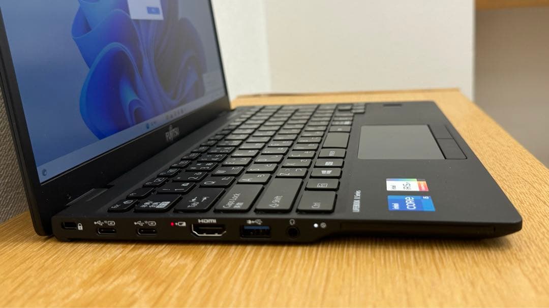 美品 富士通 LIFEBOOK 11世代CPU U9311/F ブラック