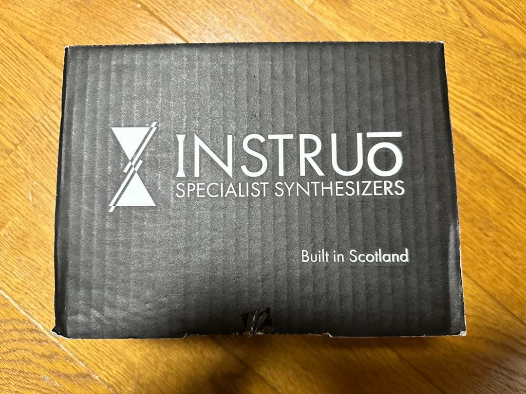 INSTRUō Lubadh モジュラーシンセサイザー