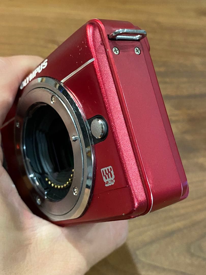 オリンパス　e-pl1 e-p1 ミラーレス一眼 シルバー レッド ジャンク品