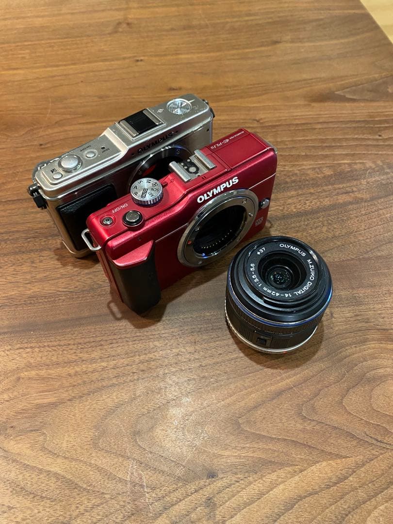 オリンパス　e-pl1 e-p1 ミラーレス一眼 シルバー レッド ジャンク品